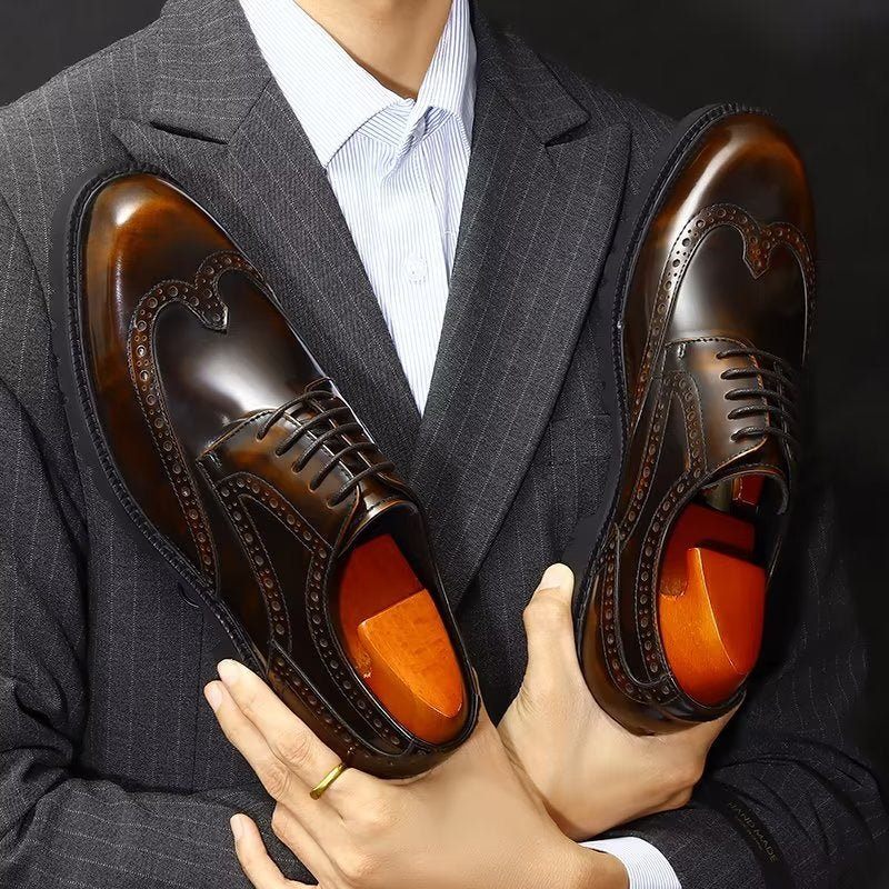 Sapatos Formais Masculinos Com Relevo Elegante Brogue - Café