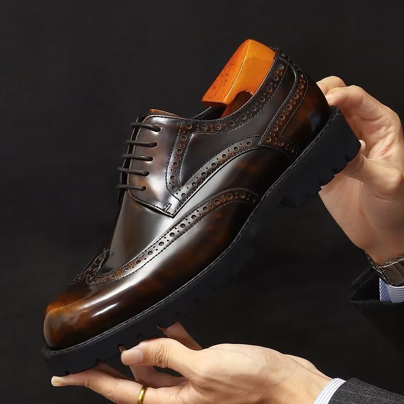 Sapatos Formais Masculinos Com Relevo Elegante Brogue - Café