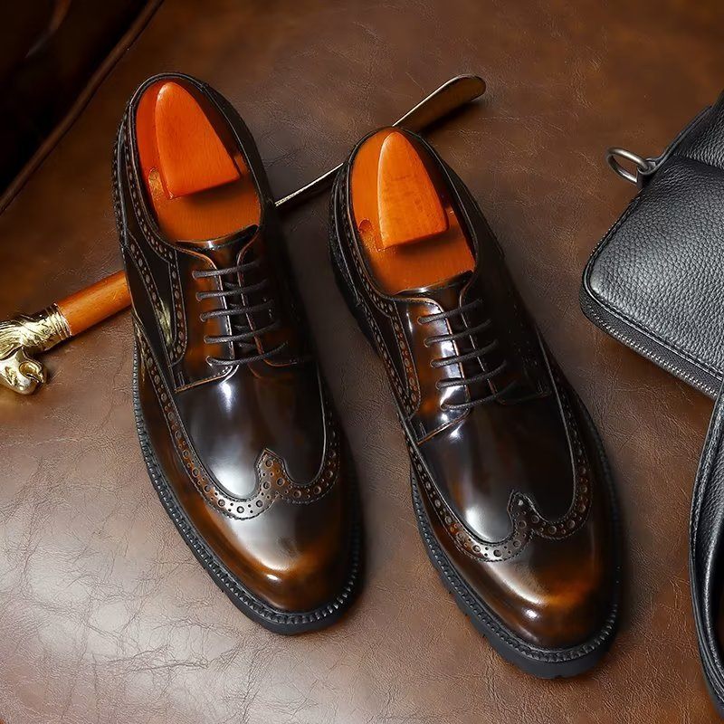 Sapatos Formais Masculinos Com Relevo Elegante Brogue - Café