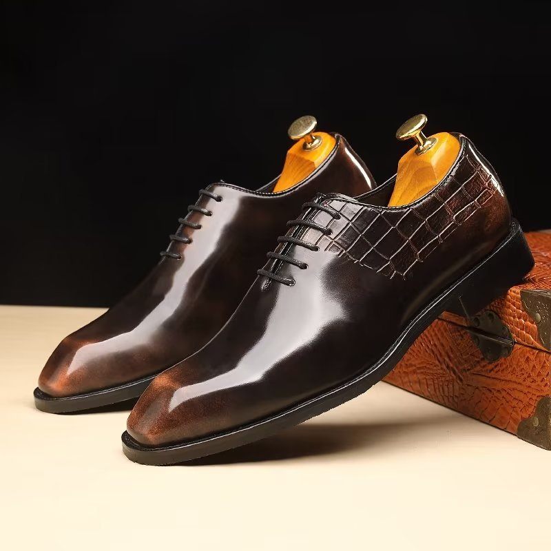 Sapatos Formais Masculinos Elegantes Com Textura Crocodilo Oxford - Café