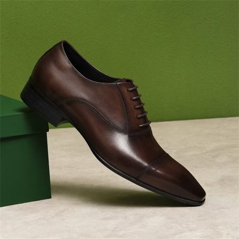 Sapatos Formais Masculinos Elegantes Corporativos Couro Britânico Esculpido - Café