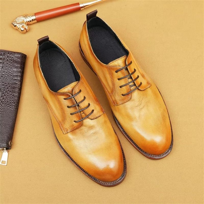 Sapatos Formais Masculinos Elegantes Esculpidos Em Couro Britânico Para Escritório - Amarelo