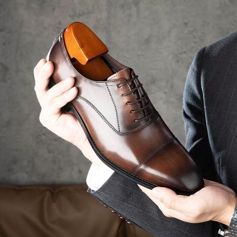 Sapatos Formais Masculinos Luxo Com Padrão Liso Oxford - Café