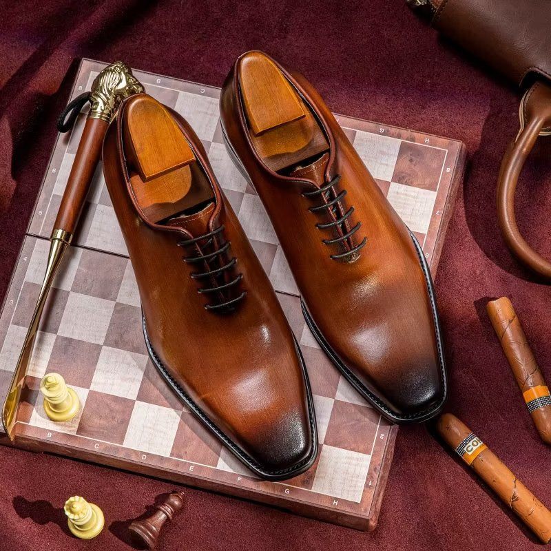 Sapatos Formais Masculinos Opulentos E Lisos Com Padrão Oxford - Café