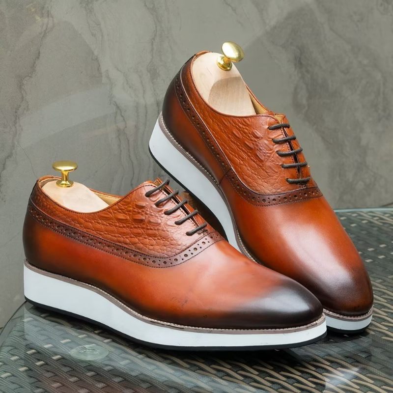 Sapatos Formais Masculinos Requintados Com Textura Crocodilo Oxford - Café