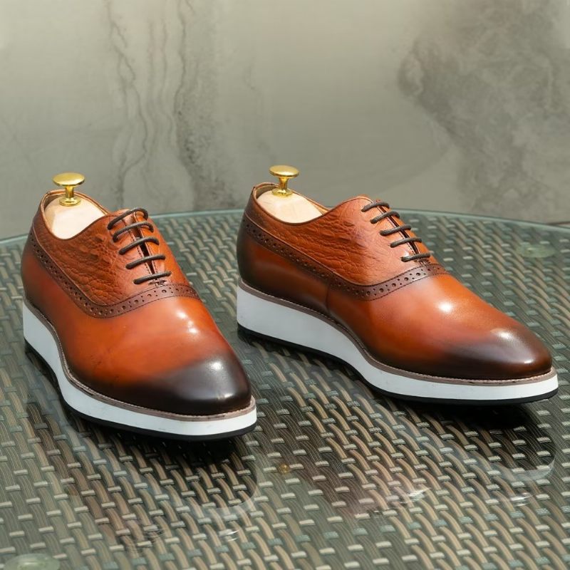 Sapatos Formais Masculinos Requintados Com Textura Crocodilo Oxford - Café