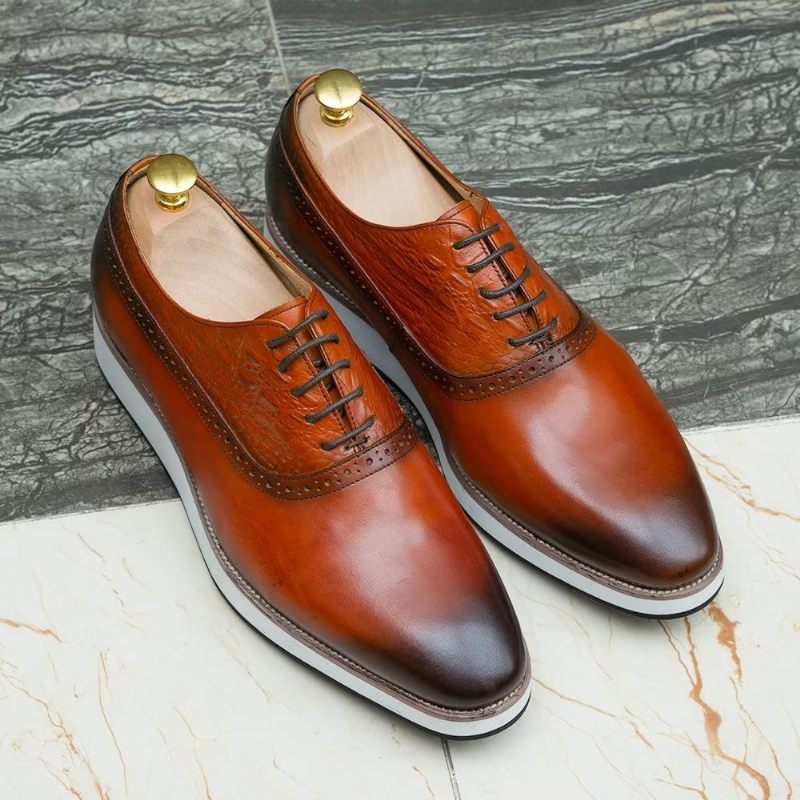 Sapatos Formais Masculinos Requintados Com Textura Crocodilo Oxford - Café